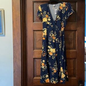 NWT! Adorable wrap dress